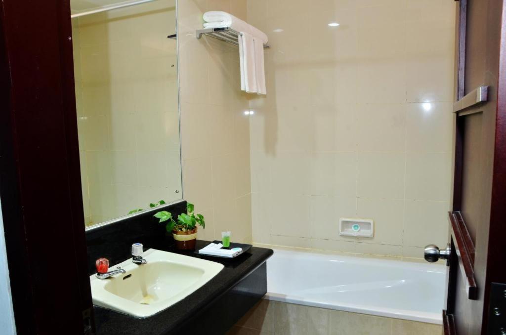 Hotel Tarakan Plaza Exterior foto